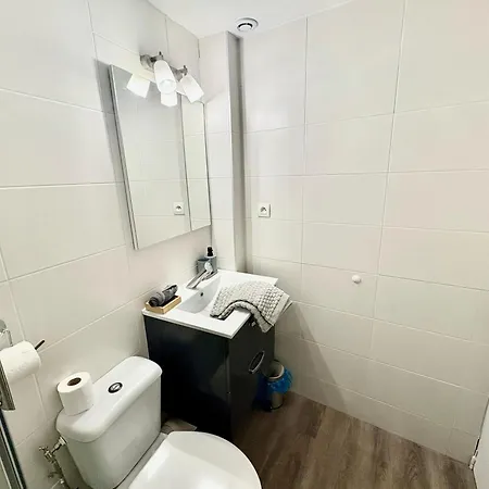 Joyeuse Escale A La Gare - 368 *